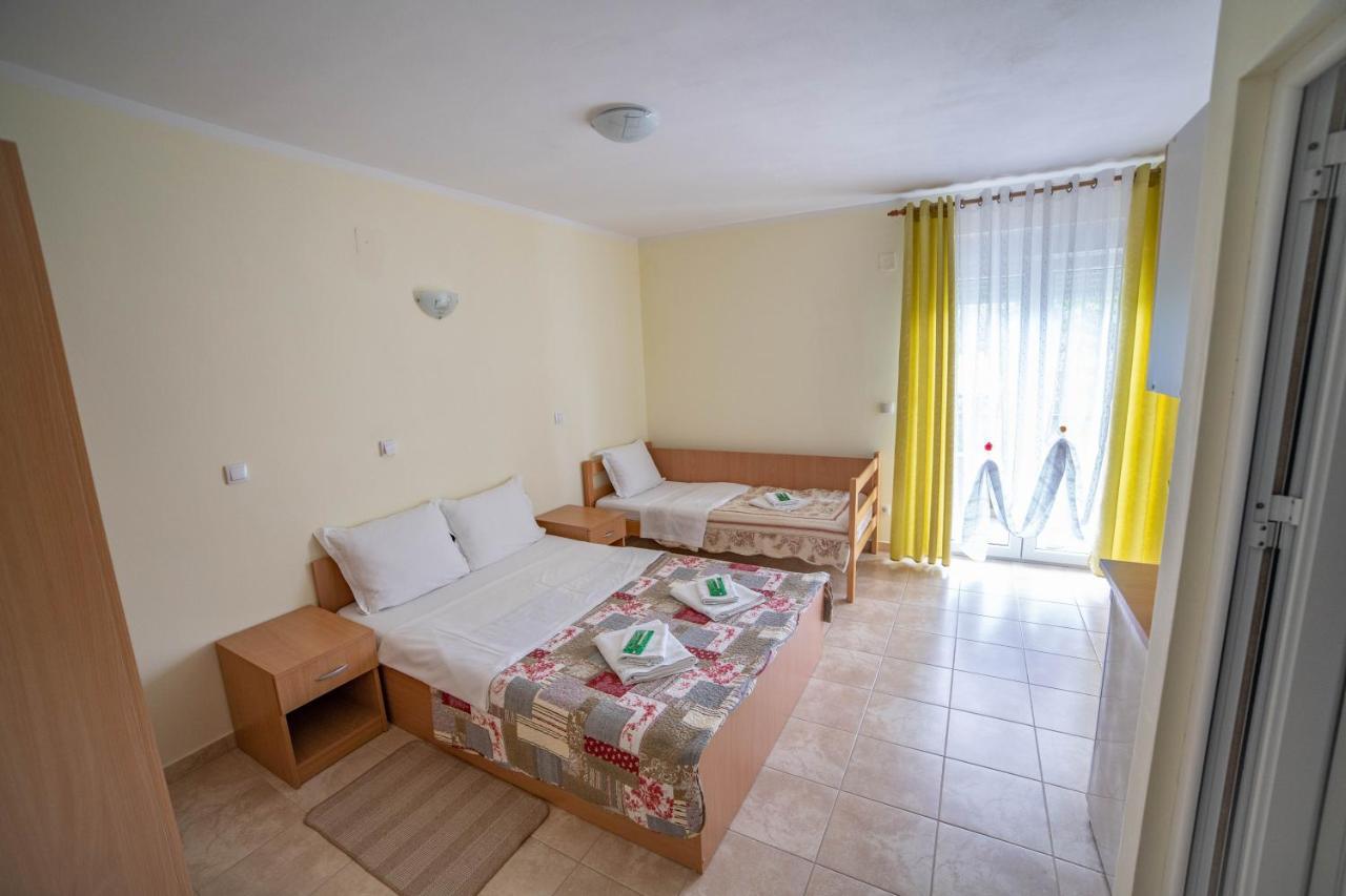 Prenociste Leona Aparthotel Veliko Gradište Exterior foto
